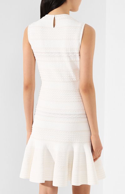 Платье из вискозы ALEXANDER MCQUEEN белого цвета по цене 238000 руб., арт. 610719/Q1AL3, фото 4 Платье из вискозы ALEXANDER MCQUEEN, арт. 610719/Q1AL3, фото 4