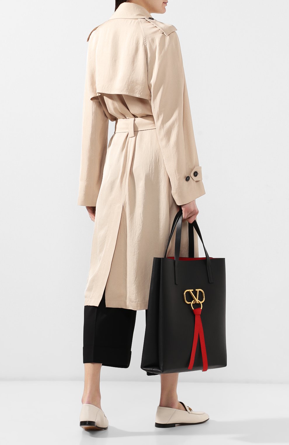 Сумка-тоут vring VALENTINO черного цвета по цене 295000 руб., арт. RW0B0D73/UZQ, фото 2 Сумка-тоут vring VALENTINO, арт. RW0B0D73/UZQ, фото 2