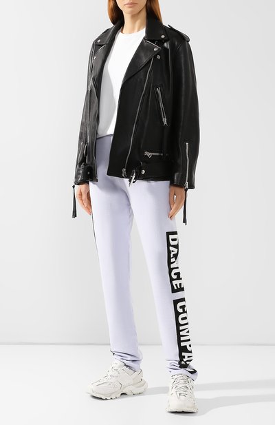 Хлопковые брюки ACNE STUDIOS голубого цвета по цене 34050 руб., арт. AK0113, фото 2 Хлопковые брюки ACNE STUDIOS, арт. AK0113, фото 2