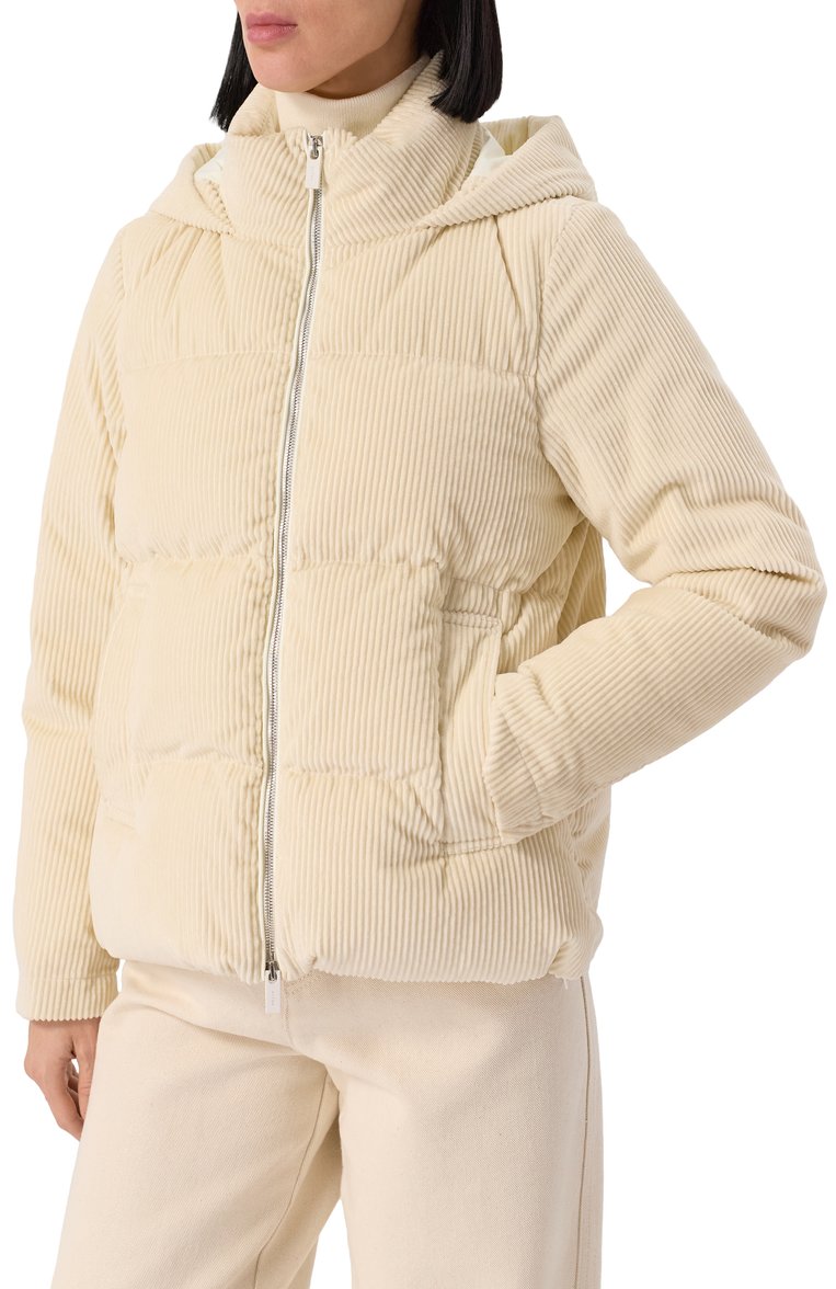 Женский вельветовый пуховик KITON кремового цвета, арт. D54658S0632504 | Фото 3 (Рукава: Длинные; Длина (верхняя одежда): Короткие; Кросс-КТ: Пуховик; Стили: Кэжуэл; Материал внешний: Хлопок)