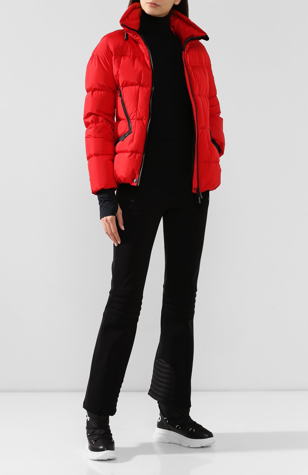 Утепленные брюки MONCLER черного цвета по цене 56350 руб., арт. E2-098-16435-35-53063, фото 2 Утепленные брюки MONCLER, арт. E2-098-16435-35-53063, фото 2