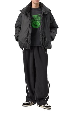 Мужская пуховик DSQUARED2 черного цвета, арт. S74AM1564/S54981 | Фото 2 (Материал сплава: Проставлено; Драгоценные камни: Проставлено; Рукава: Длинные; Длина (верхняя одежда): Короткие; Кросс-КТ: Пуховик; Стили: Кэжуэл; Материал внешний: Синтетический материал)