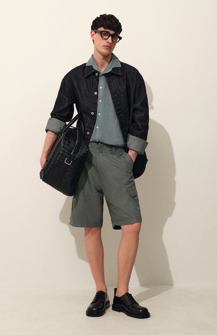 Мужская джинсовая рубашка JIL SANDER темно-синего цвета, арт. J23DL0101/J45041 | Фото 7 (Длина (для топов): Стандартные; Материал внешний: Хлопок, Деним; Рукава: Длинные; Манжеты: На пуговицах; Воротник: Кент; Случай: Повседневный; Кросс-КТ: Деним; Принт: Однотонные; Стили: Кэжуэл; Автоматизация ТО: Проставлено; Автоматизация состава: Проставлено)