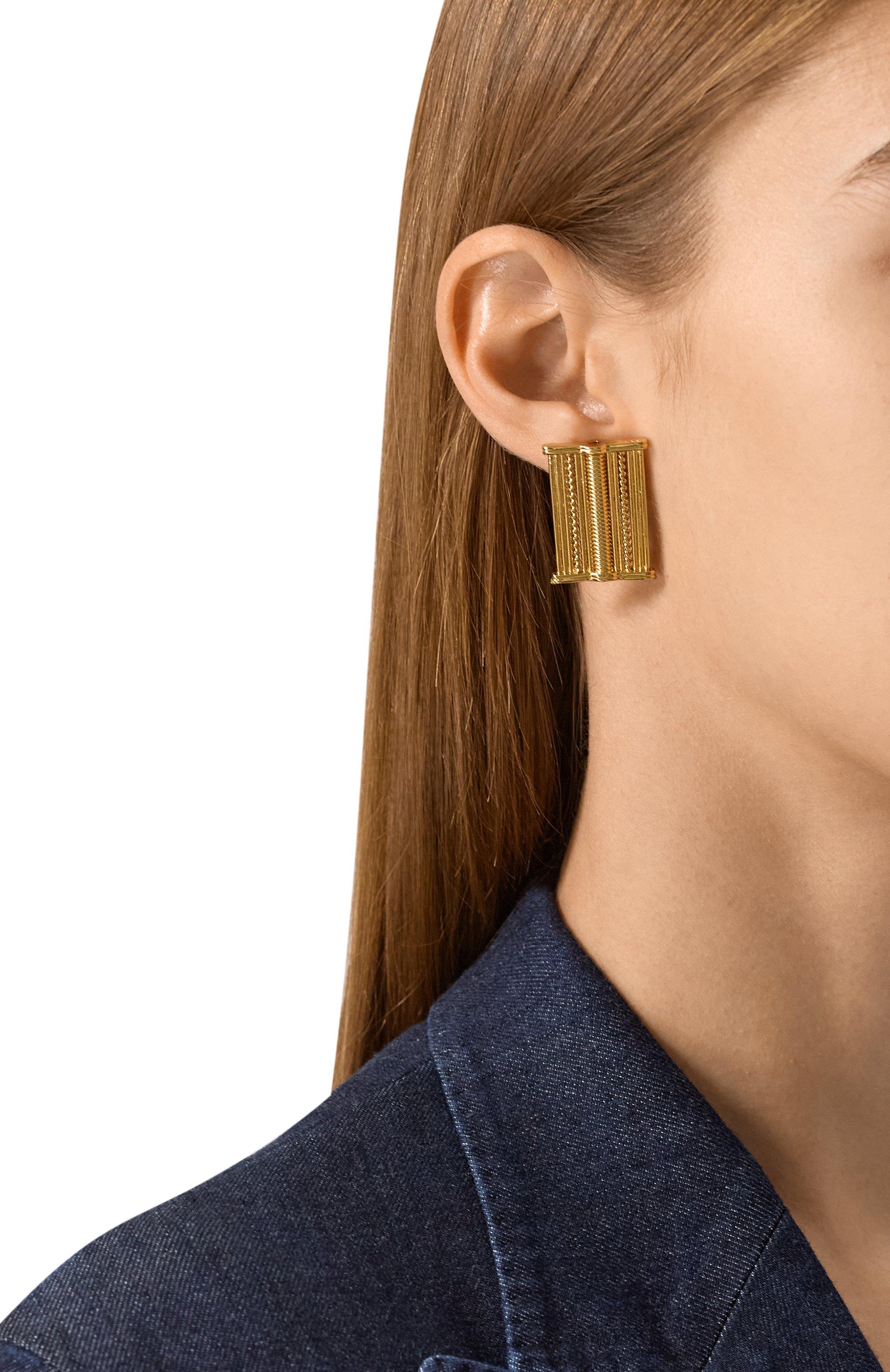 Серьги TOHUM золотого цвета по цене 35950 руб., арт. THM SV DNK EA 01 GP/G0LD/M, фото 2 Серьги TOHUM, арт. THM SV DNK EA 01 GP/G0LD/M, фото 2