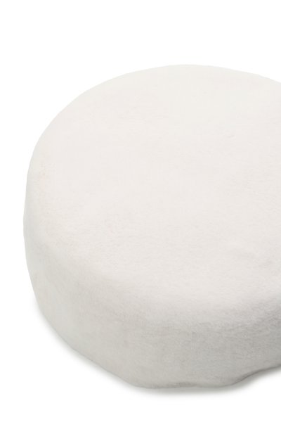 Меховая шапка-кубанка из норки VICTORIA KUSENKOVA белого цвета по цене 85800 руб., арт. 061710001012, фото 3 Меховая шапка-кубанка из норки VICTORIA KUSENKOVA, арт. 061710001012, фото 3