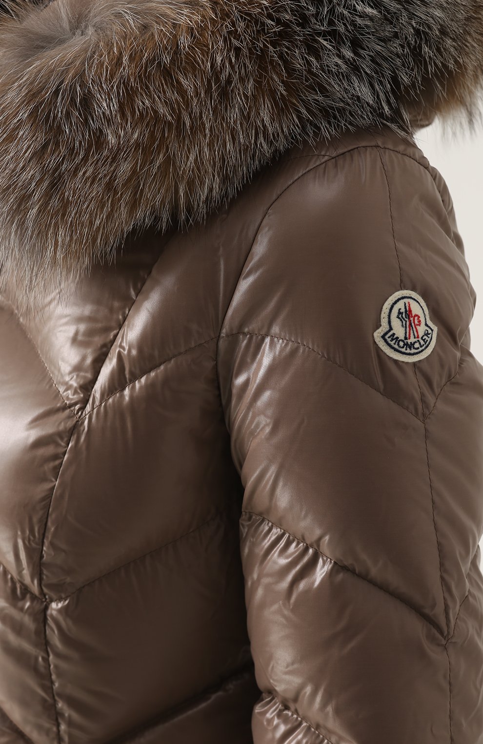 Стеганый пуховик с меховой отделкой капюшона MONCLER, арт. C2-093-49980-25-68950, фото 5