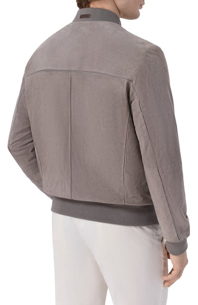 Замшевый бомбер GIMO'S серого цвета по цене 126000 руб., арт. 6S20.1.150.52F/YI, фото 4 Замшевый бомбер GIMO'S, арт. 6S20.1.150.52F/YI, фото 4