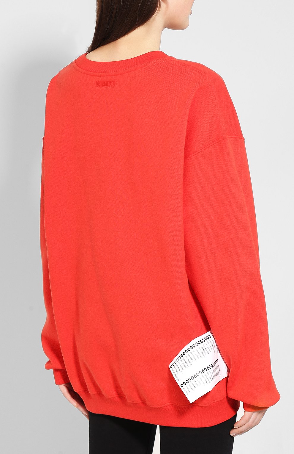 Хлопковый свитшот VETEMENTS красного цвета по цене 42300 руб., арт. UAH20TR726/W, фото 4 Хлопковый свитшот VETEMENTS, арт. UAH20TR726/W, фото 4