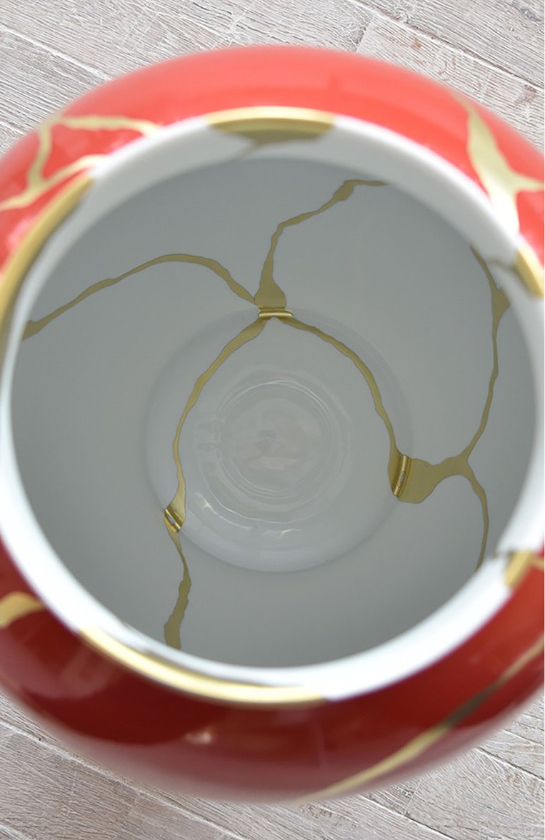 Ваза kintsugi  BERNARDAUD красного цвета, арт. 1834/22986 | Фото 3 (Нос: Не проставлено; Региональные ограничения белый список (Axapta Mercury): Не проставлено; Коллекция: Kintsugi; Ограничения доставки: fragile-2)