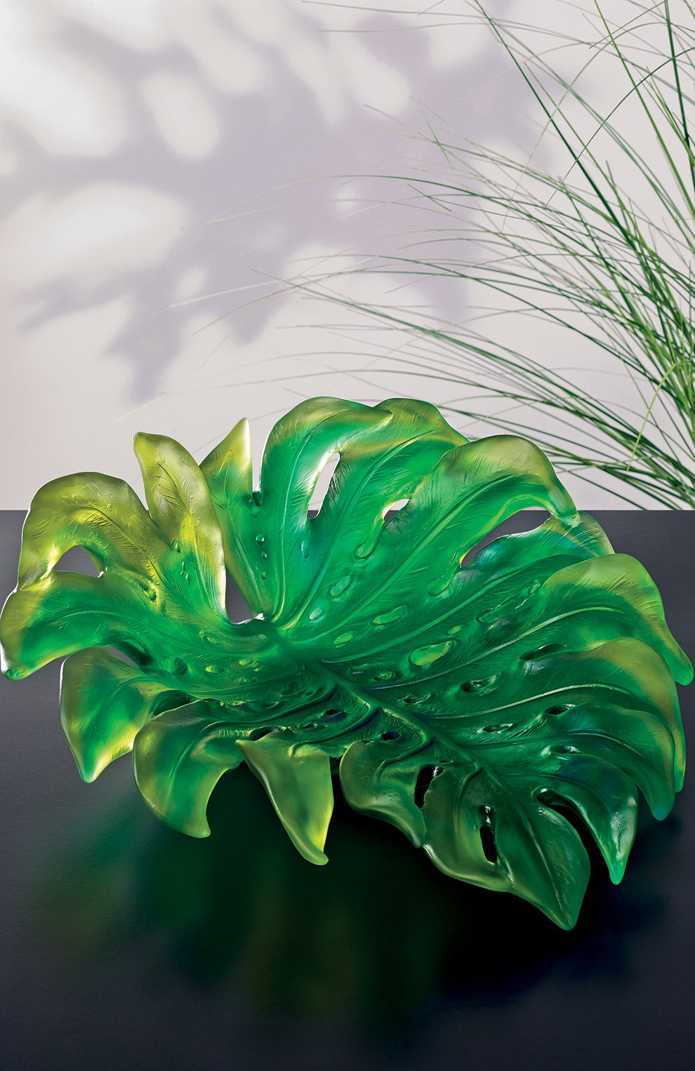 Блюдо monstera для центра стола DAUM зеленого цвета по цене 990000 руб., арт. 05550, фото 2 Блюдо monstera для центра стола DAUM, арт. 05550, фото 2