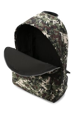 Мужской текстильный рюкзак pierrick MONCLER хаки цвета, арт. F2-09A-5A704-10-02SLJ | Фото 4 (Материал: Текстиль; Размер: large; Стили: Кэжуэл; Нос: Не проставлено)