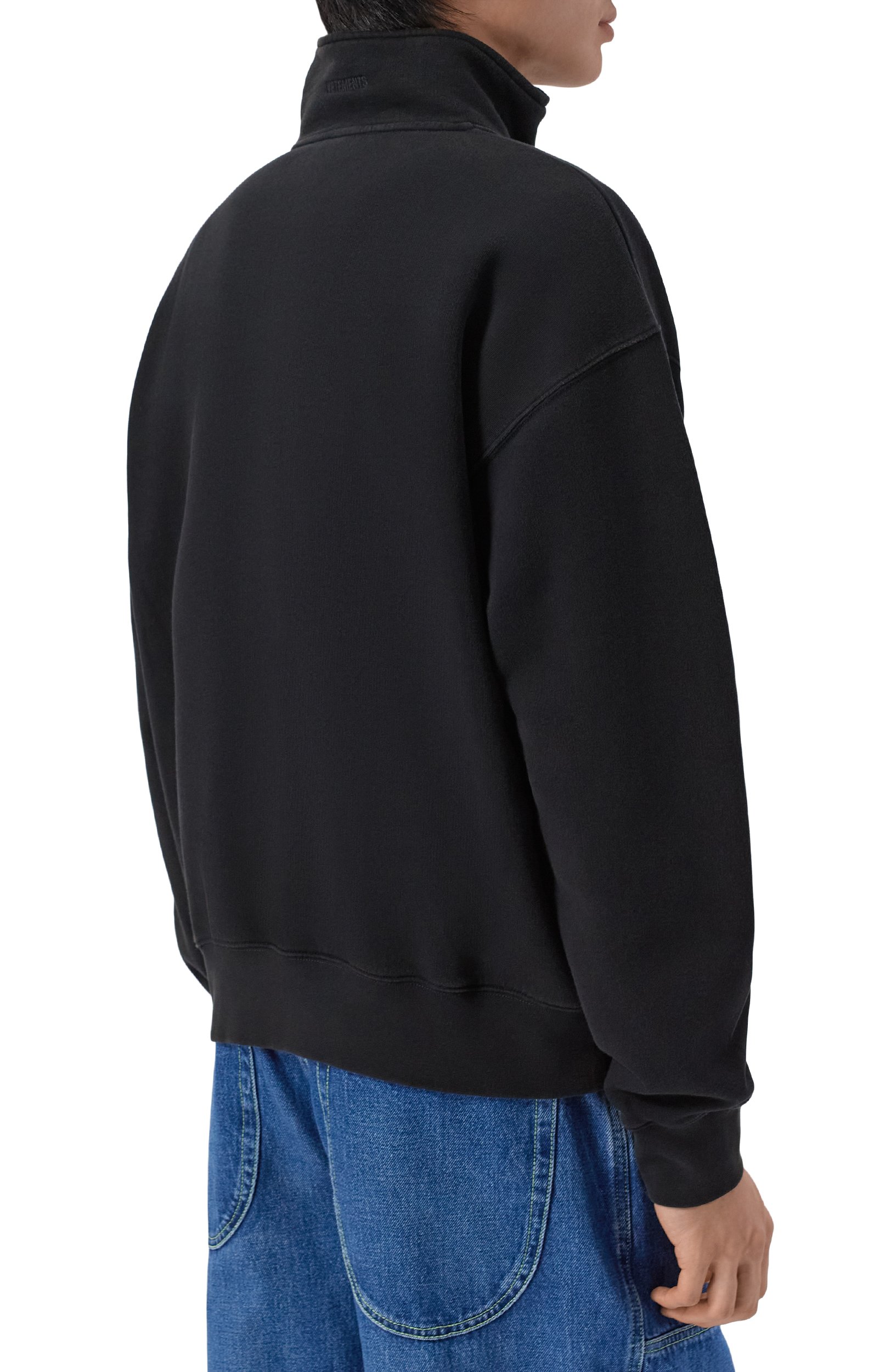 Хлопковый анорак VETEMENTS черного цвета по цене 109500 руб., арт. MH27PZ187B, фото 4 Хлопковый анорак VETEMENTS, арт. MH27PZ187B, фото 4