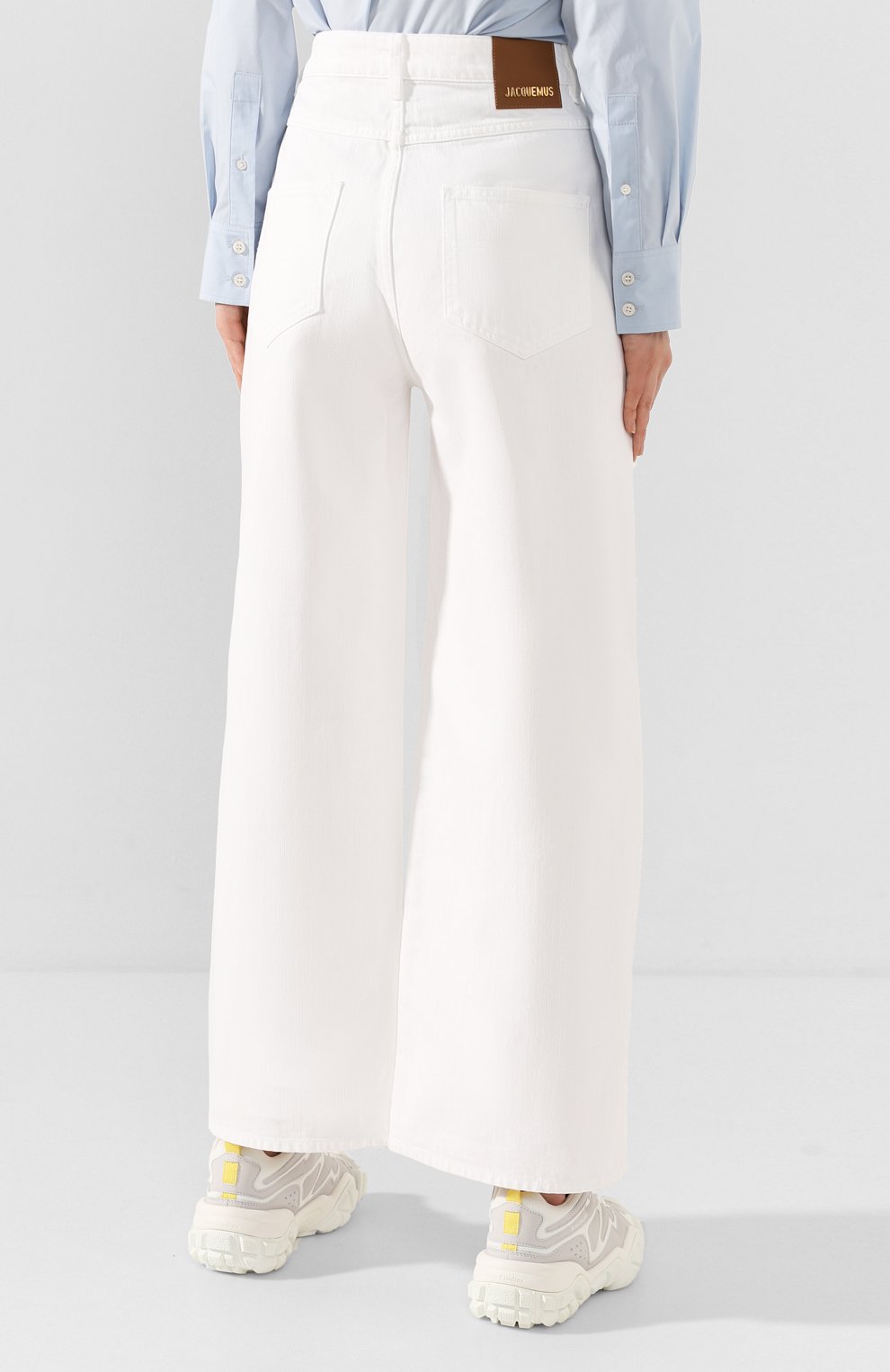 Джинсы JACQUEMUS белого цвета по цене 25500 руб., арт. 201DE05/41100, фото 4 Джинсы JACQUEMUS, арт. 201DE05/41100, фото 4