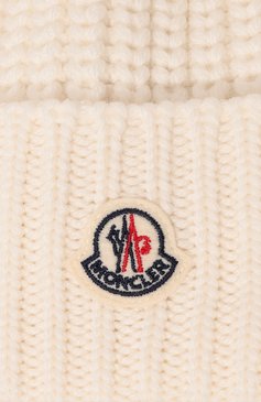 Женская шерстяная шапка MONCLER белого цвета, арт. 3B000-48-M1131 | Фото 4 (Материал: Текстиль, Шерсть; Материал сплава: Проставлено; Нос: Не проставлено)