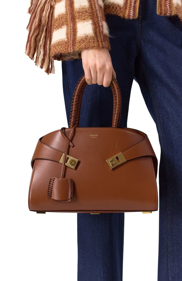 Сумка hug medium FERRAGAMO, арт. 219451/774744, фото 1
