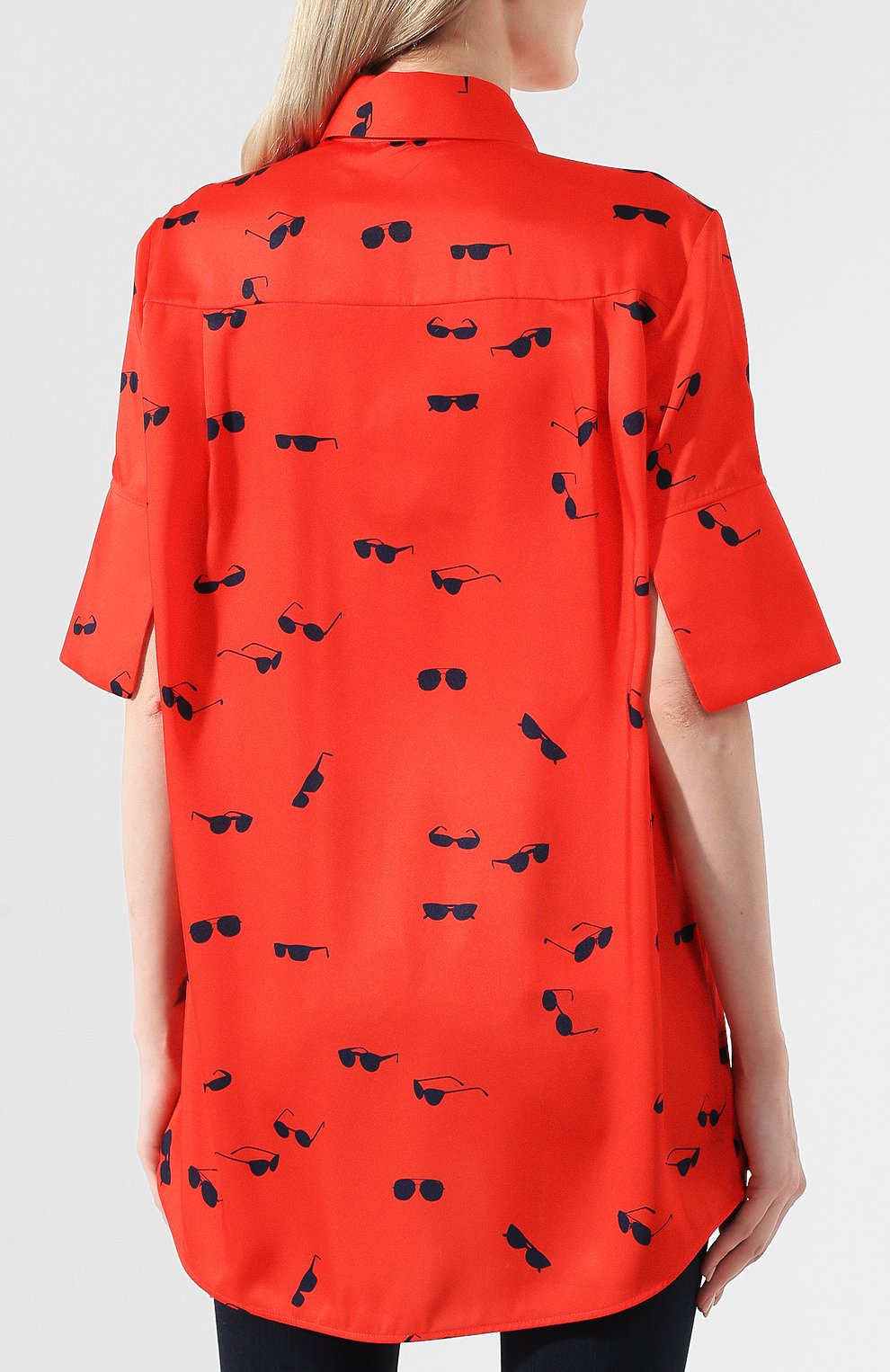 Рубашка с принтом VICTORIA, VICTORIA BECKHAM красного цвета по цене 35100 руб., арт. SHVV 142A PSS19 PRINTED P0LY TWILL, фото 4 Рубашка с принтом VICTORIA, VICTORIA BECKHAM, арт. SHVV 142A PSS19 PRINTED P0LY TWILL, фото 4