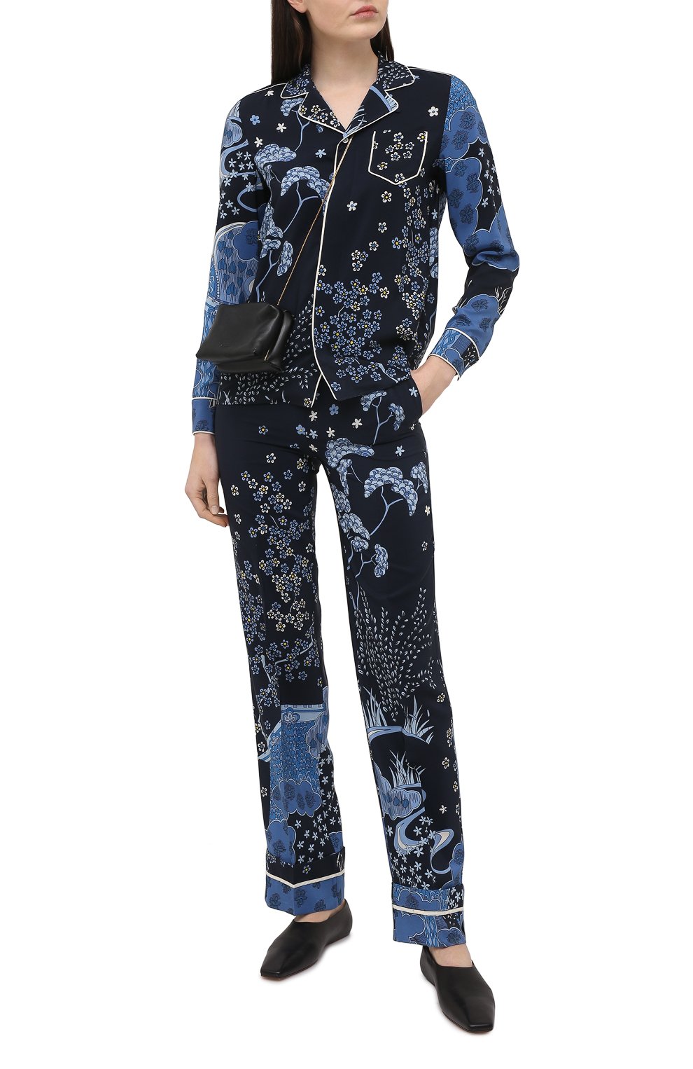 Шелковая рубашка REDVALENTINO синего цвета по цене 68150 руб., арт. VR3ABF15/5M0, фото 2 Шелковая рубашка REDVALENTINO, арт. VR3ABF15/5M0, фото 2