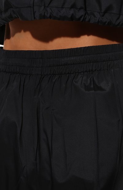 Шелковые джоггеры PRADA синего цвета по цене 150000 руб., арт. P297F-10GP-F0008-221, фото 5 Шелковые джоггеры PRADA, арт. P297F-10GP-F0008-221, фото 5