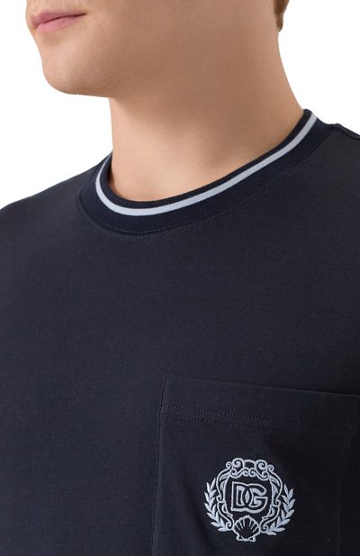 Хлопковая футболка DOLCE & GABBANA темно-синего цвета по цене 65300 руб., арт. G8RA2Z/FU7EQ, фото 5 Хлопковая футболка DOLCE & GABBANA, арт. G8RA2Z/FU7EQ, фото 5