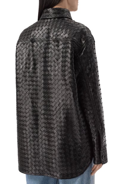 Кожаная рубашка BOTTEGA VENETA черного цвета по цене 1315000 руб., арт. 813044/V2JG0, фото 4 Кожаная рубашка BOTTEGA VENETA, арт. 813044/V2JG0, фото 4