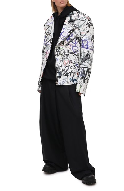 Кожаная куртка VETEMENTS разноцветного цвета по цене 338500 руб., арт. UE51JA750WL 2470/W, фото 2 Кожаная куртка VETEMENTS, арт. UE51JA750WL 2470/W, фото 2
