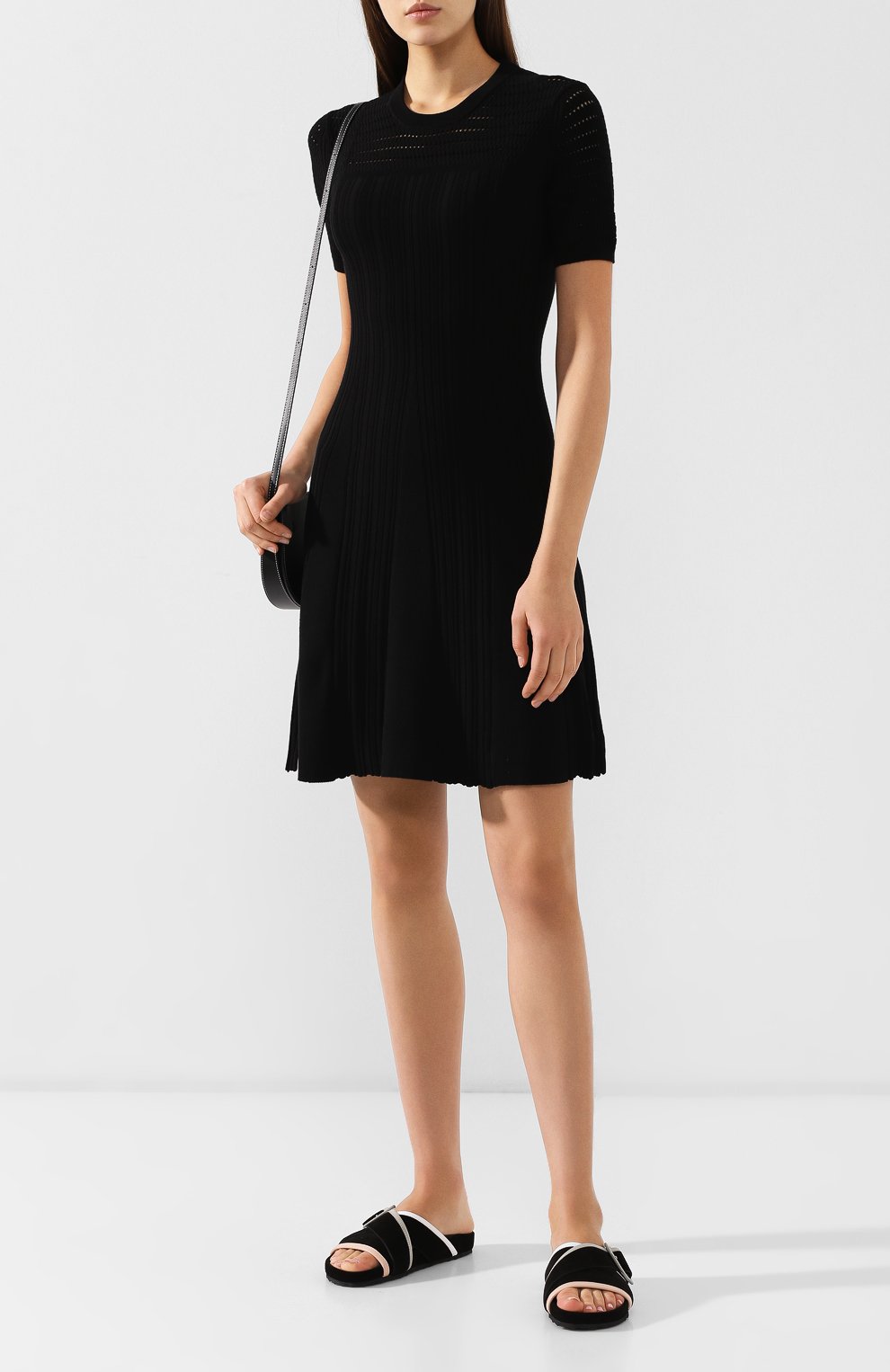 Платье из вискозы KENZO черного цвета по цене 29950 руб., арт. 2R0417842, фото 2 Платье из вискозы KENZO, арт. 2R0417842, фото 2