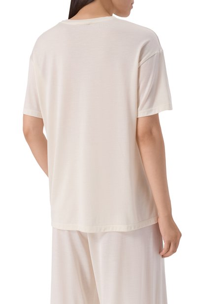 Шелковая футболка 12 STOREEZ кремового цвета по цене 13000 руб., арт. 131575, фото 4 Шелковая футболка 12 STOREEZ, арт. 131575, фото 4