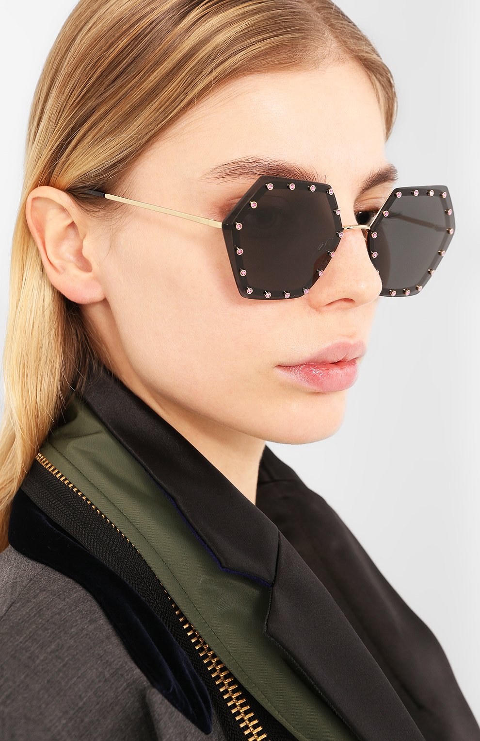 Солнцезащитные очки VALENTINO серого цвета по цене 31600 руб., арт. 2035-300387, фото 2 Солнцезащитные очки VALENTINO, арт. 2035-300387, фото 2