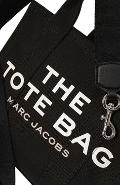 Женская сумка the tote bag small MARC JACOBS (THE) черного цвета, арт. M0016493 | Фото 3 (Материал: Текстиль; Сумки-технические: Сумки-шопперы; Ремень/цепочка: На ремешке; Материал сплава: Проставлено; Драгоценные камни: Проставлено; Размер: small)