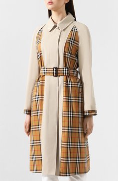 Женский хлопковый тренч car coat BURBERRY бежевого цвета, арт. 8006174 | Фото 3 (Рукава от горловины: Длинные; Рукава: Длинные; Статус проверки: Проверена категория, Проверено; Материал внешний: Хлопок; Длина (верхняя одежда): До колена; Стили: Кэжуэл; Драгоценные камни: Проставлено; Материал сплава: Проставлено, Проверено; Кросс-КТ: Куртка)