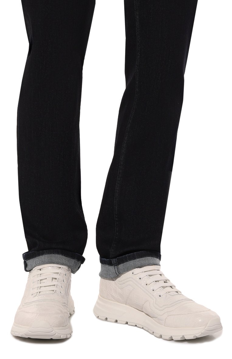 Мужские кроссовки из кожи каймана PRADA белого цвета, арт. 4E3388-3EA5-F0009 | Фото 3 (Подошва: Массивна�я; Материал сплава: Проставлено; Материал внешний: Экзотическая кожа, Натуральная кожа; Драгоценные камни: Проставлено; Материал утеплителя: Без утеплителя; Стили: Классический; Кросс-КТ: Низкие)