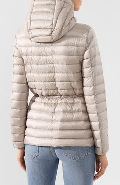 Женская пуховая куртка MONCLER светло-серого цвета, арт. E1-093-46908-99-53048 | Фото 4 (Рукава: Длинные; Женское Кросс-КТ: Пуховик-куртка; Материал утеплителя: Пух и перо; Длина (верхняя одежда): Короткие; Статус проверки: Проверено, Проверена категория; Материал внешний: Синтетический материал; Материал подклада: Синтетический материал; Кросс-КТ: Куртка, Утепленные; Драгоценные камни: Проставлено; Материал сплава: Проверено, Проставлено)