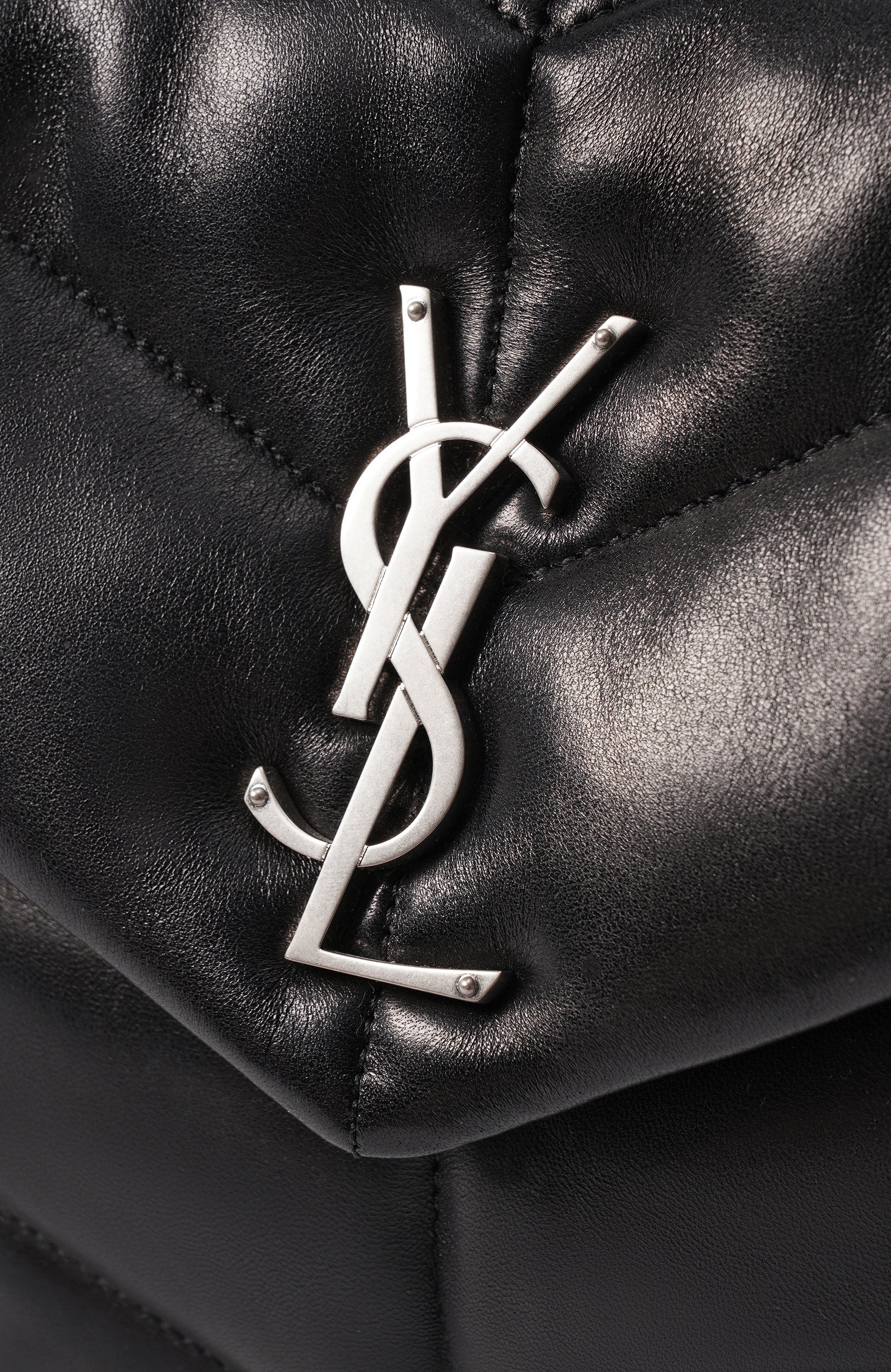 Сумка puffer small SAINT LAURENT черного цвета по цене 414500 руб., арт. 577476/1EL00, фото 6 Сумка puffer small SAINT LAURENT, арт. 577476/1EL00, фото 6