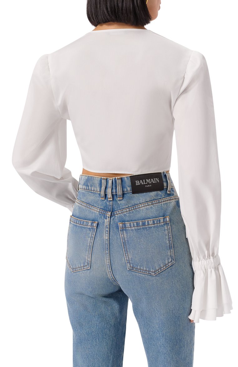 Женская хлопковая блузка BALMAIN белого цвета, арт. EF1HU296/CB02 | Фото 4 (Рукава: Длинные; Драгоценные камни: Проставлено; Длина (для топов): Укороченные; Материал сплава: Проставлено; Женское Кросс-КТ: Блуза-одежда; Стили: Кэжуэл; Принт: Без принта; Материал внешний: Хлопок)