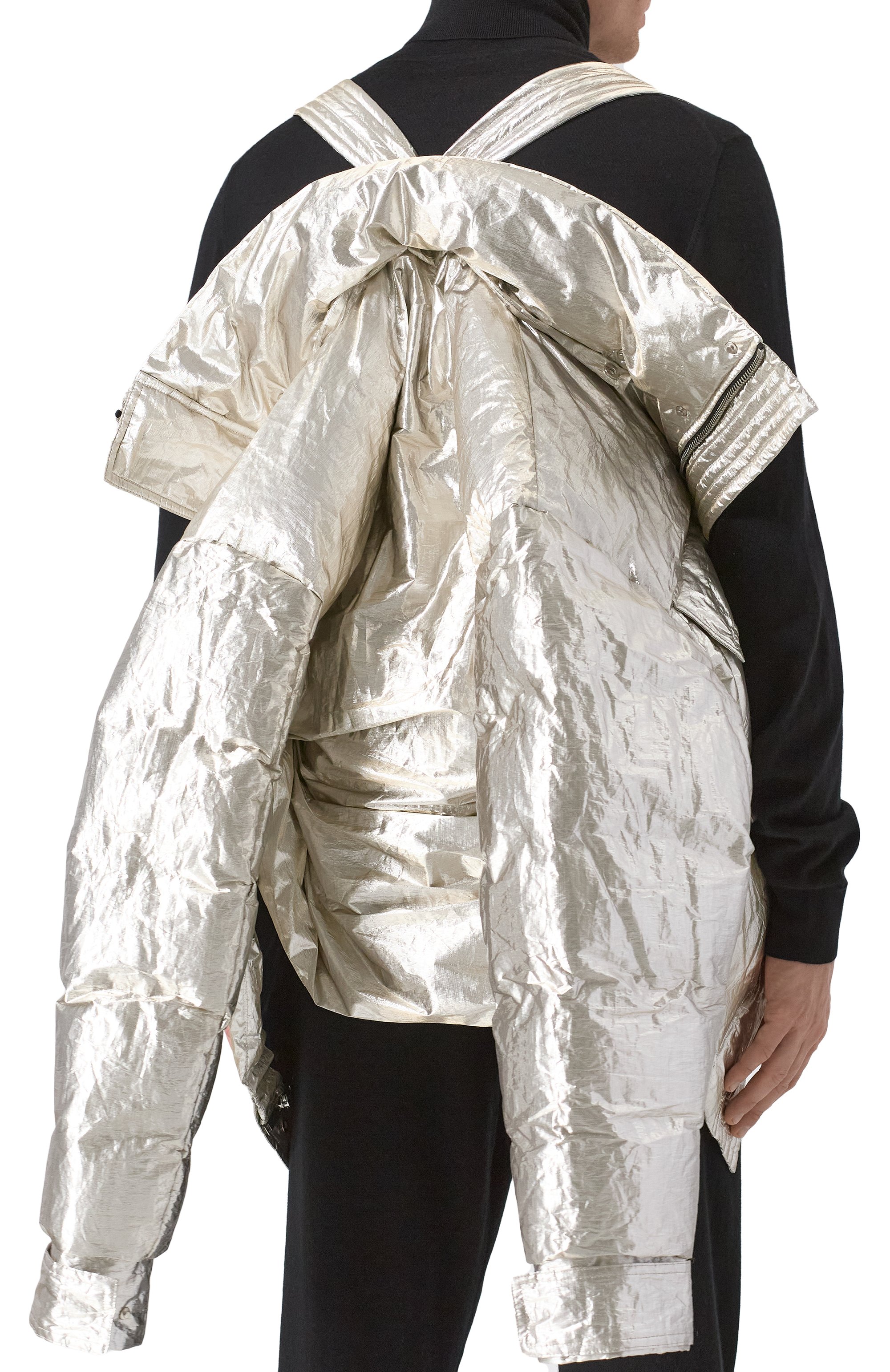 Пуховик MVST серебряного цвета по цене 281000 руб., арт. ICU0012/AS_SET, фото 8 Пуховик MVST, арт. ICU0012/AS_SET, фото 8