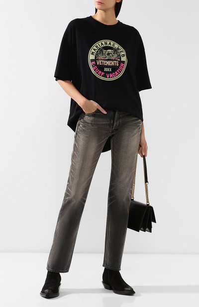 Хлопковая футболка VETEMENTS черного цвета по цене 29950 руб., арт. UAH20TR925/W, фото 2 Хлопковая футболка VETEMENTS, арт. UAH20TR925/W, фото 2