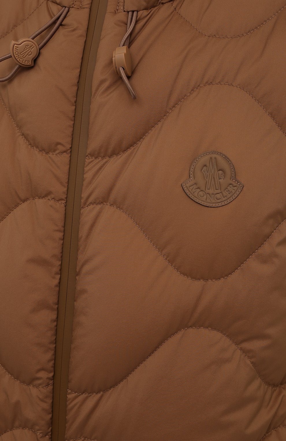 Пуховый жилет liveche MONCLER бежевого цвета по цене 125000 руб., арт. G2-093-1A001-00-53333, фото 5 Пуховый жилет liveche MONCLER, арт. G2-093-1A001-00-53333, фото 5