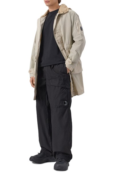 Хлопковые брюки C.P. COMPANY черного цвета по цене 49400 руб., арт. 20CMPA126A/110325G, фото 2 Хлопковые брюки C.P. COMPANY, арт. 20CMPA126A/110325G, фото 2