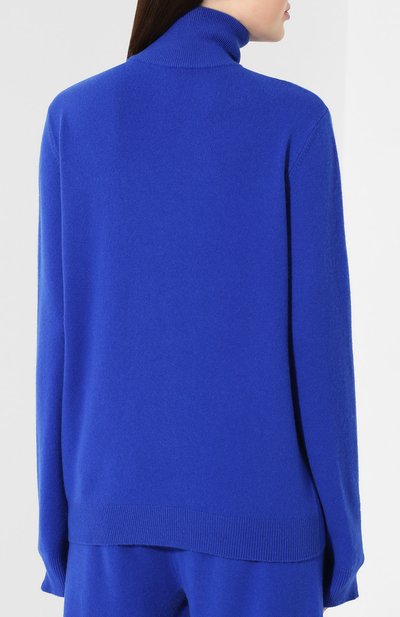 Кашемировый свитер EXTREME CASHMERE синего цвета по цене 37150 руб., арт. 102/HERE, фото 4 Кашемировый свитер EXTREME CASHMERE, арт. 102/HERE, фото 4