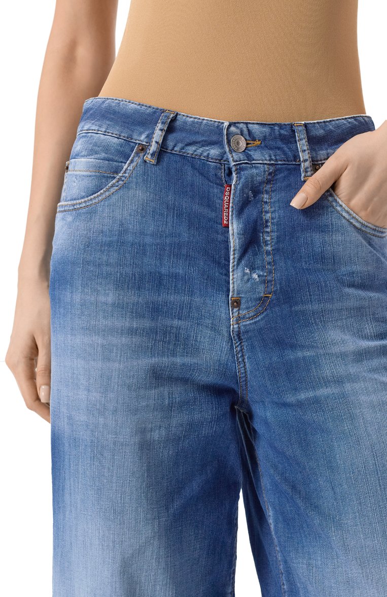 Женские джинсы traveller DSQUARED2 голубого цвета, арт. S73LA0299/S30341 | Фото 5 (Длина (брюки, джинсы): Удлиненные; Материал внешний: Хлопок, Деним; Стили: Кэжуэл; Детали: Делаве; Кросс-КТ: Деним; Силуэт Ж (брюки и джинсы): Широкие; Автоматизация ТО: Проставлено; Автоматизация состава: Проставлено)
