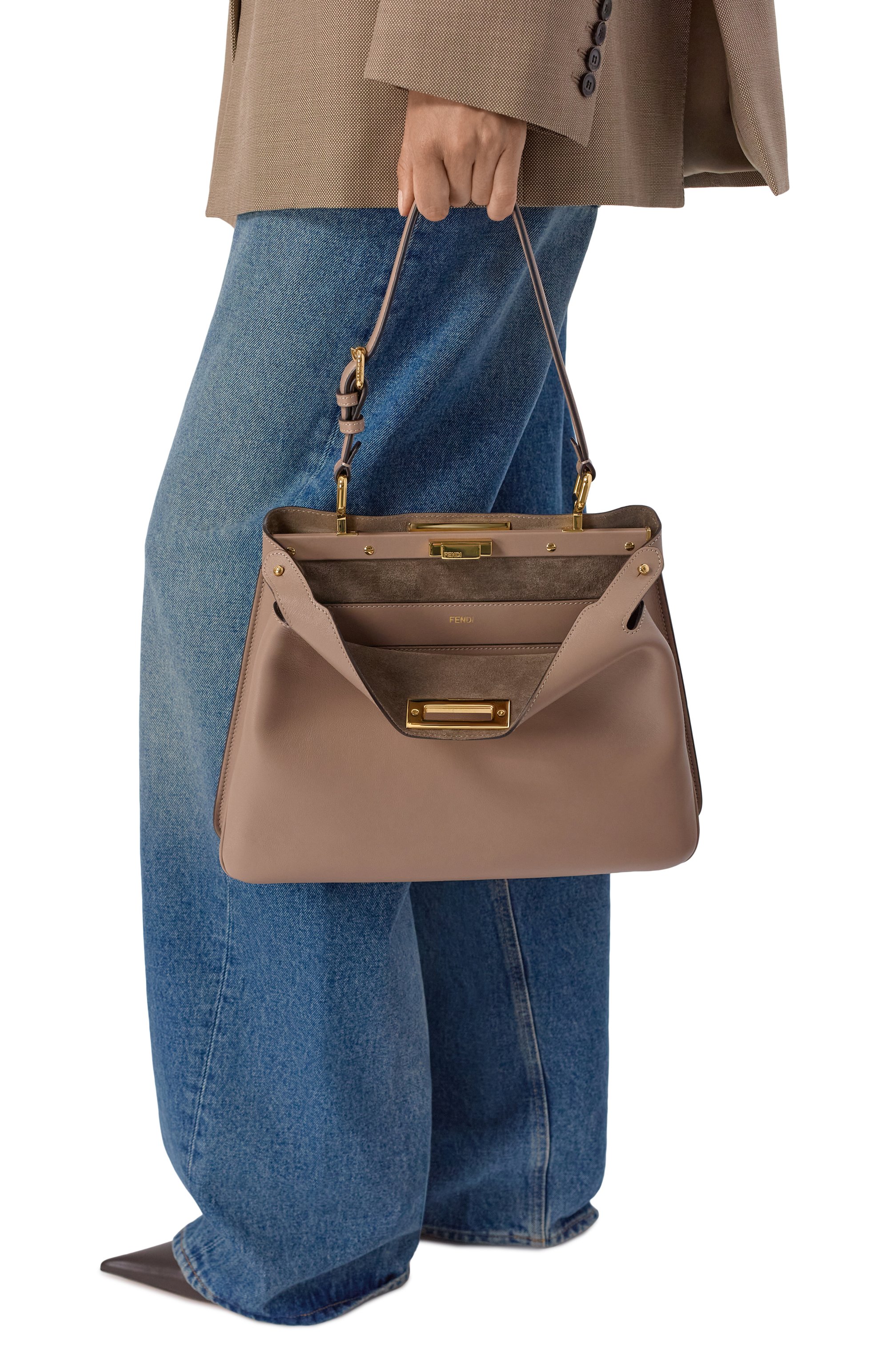Сумка peekaboo soft medium FENDI темно-бежевого цвета по цене 739000 руб., арт. 8BN353/A0VH, фото 2 Сумка peekaboo soft medium FENDI, арт. 8BN353/A0VH, фото 2