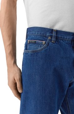 Мужские джинсы loose DOLCE & GABBANA синего цвета, арт. GYJDAD/G8MF6 | Фото 5 (Материал внешний: Хлопок, Деним; Длина (брюки, джинсы): Стандартные; Кросс-КТ: Деним; Силуэт М (брюки): Прямые; Стили: Кэжуэл, Классический; Автоматизация состава: Проставлено; Автоматизация ТО: Проставлено)