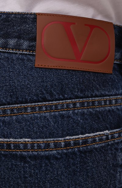 Джинсы VALENTINO синего цвета по цене 85250 руб., арт. XV3DE01T7LE, фото 5 Джинсы VALENTINO, арт. XV3DE01T7LE, фото 5