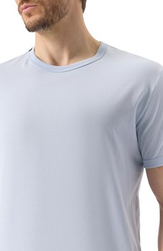 Мужская хлопковая футболка DOLCE & GABBANA светло-голубого цвета, арт. G8JX7T/FU7EQ | Фото 5 (Материал сплава: Проставлено; Драгоценные камни: Проставлено; Рукава: Короткие; Длина (для топов): Стандартные; Стили: Кэжуэл; Принт: Без принта; Материал внешний: Хлопок; Мужское Кросс-КТ: Футболка-одежда; Кросс-КТ: Джерси)