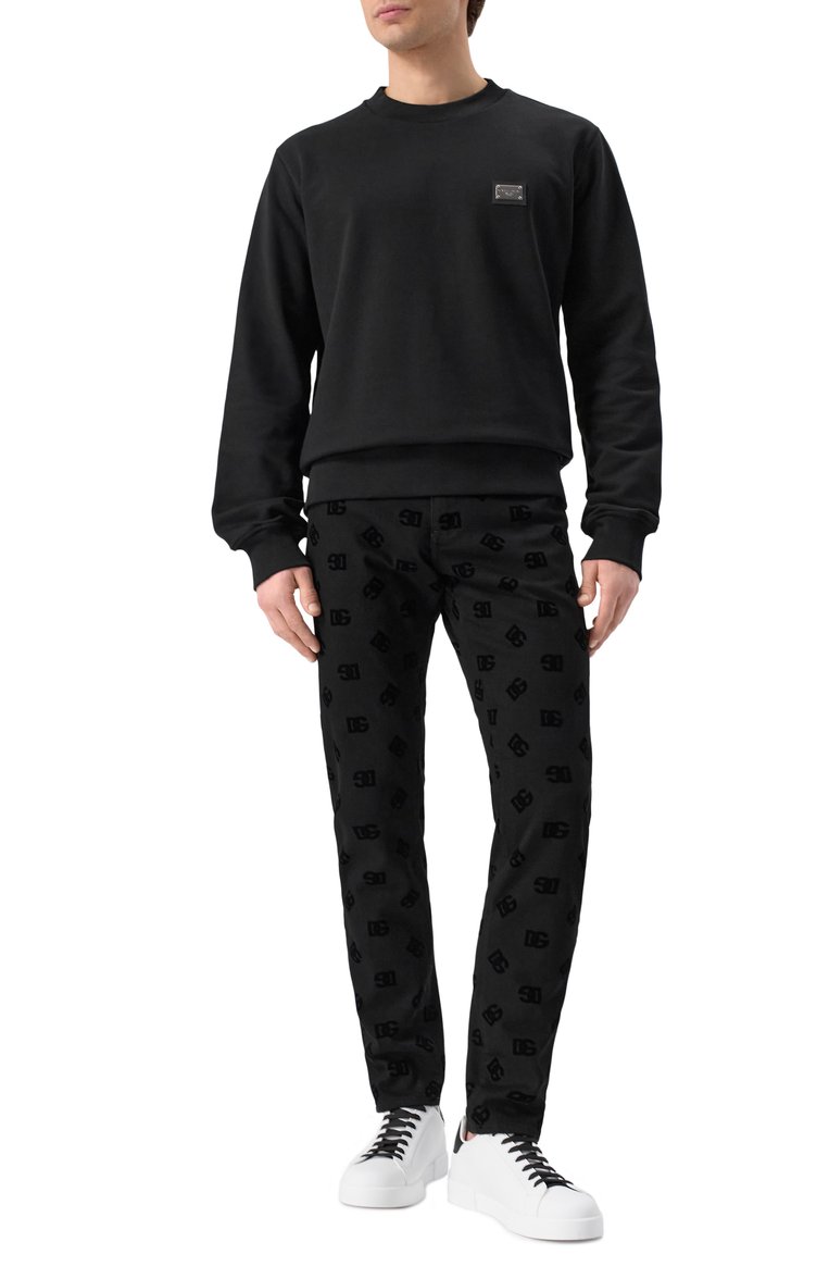 Мужские джинсы DOLCE & GABBANA черного цвета, арт. GY07CD/G8MN6 | Фото 2 (Драгоценные камни: Проставлено; Материал сплава: Проставлено; Длина (брюки, джинсы): Стандартные; Детали: Принт; Стили: Кэжуэл; Силуэт М (брюки): Прямые; Материал внешний: Деним, Хлопок; Кросс-КТ: Деним)