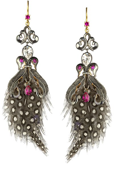 Серьги colibri tail mono QUEENSBEE золотого цвета по цене 68200 руб., арт. 202090, фото 1 Серьги colibri tail mono QUEENSBEE, арт. 202090, фото 1