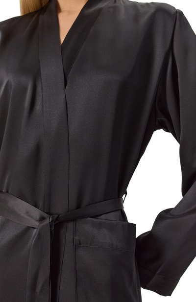 Шелковый халат EVA B.BITZER черного цвета по цене 66960 руб., арт. 27319873, фото 5 Шелковый халат EVA B.BITZER, арт. 27319873, фото 5