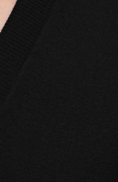 Женский шерстяной п�уловер BOTTEGA VENETA черного цвета, арт. 668585/V0ZY0 | Фото 5 (Материал внешний: Шерсть; Рукава: Длинные; Стили: Гламурный; Длина (для топов): Стандартные; Региональные ограничения белый список (Axapta Mercury): RU; Материал сплава: Проставлено; Женское Кросс-КТ: Пуловер-одежда; Драгоценные камни: Проставлено)