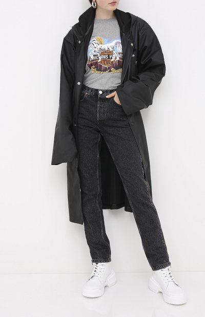 Плащ VETEMENTS черного цвета по цене 89950 руб., арт. UAH21JA025 1300/W, фото 2 Плащ VETEMENTS, арт. UAH21JA025 1300/W, фото 2
