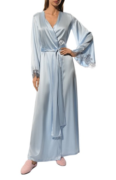 Шелковый халат I.D. SARRIERI голубого цвета по цене 167420 руб., арт. L4876, фото 2 Шелковый халат I.D. SARRIERI, арт. L4876, фото 2